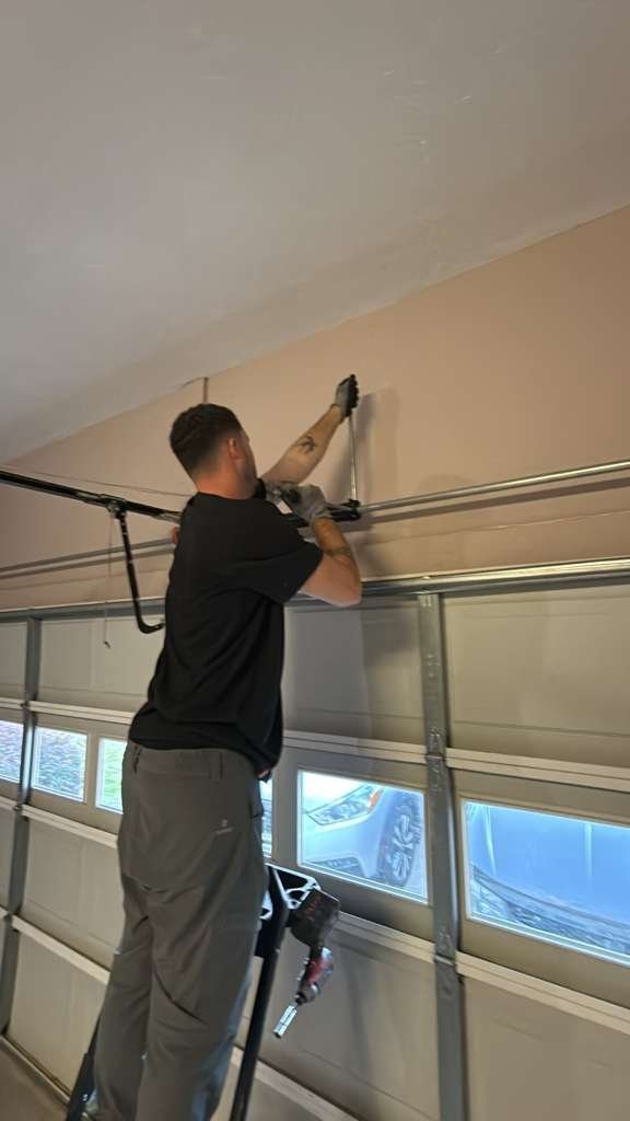 Garage door repair work, gallery photo 9